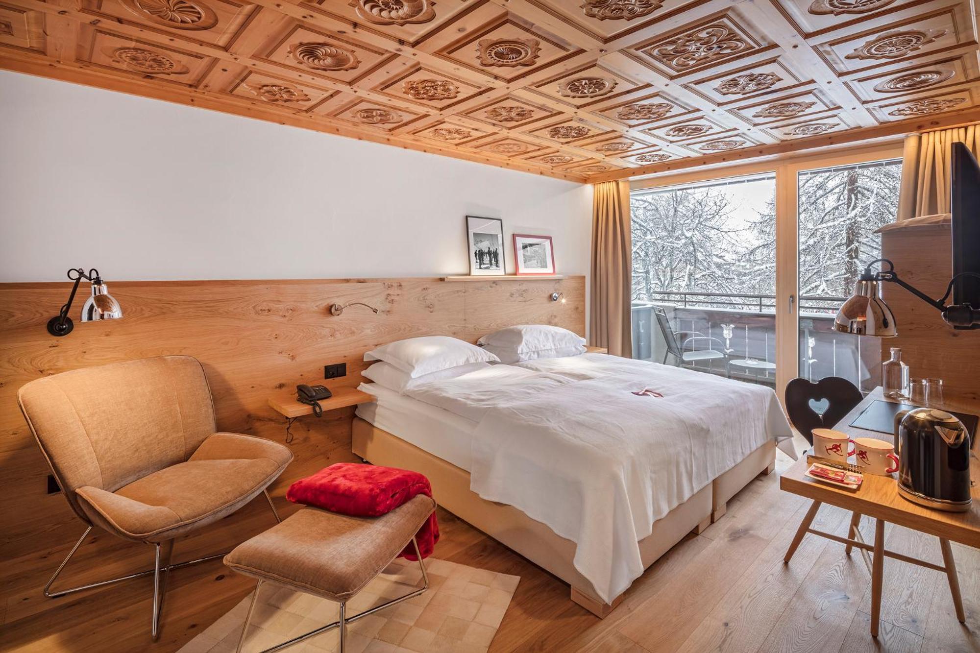 Deluxe Double Room with Matterhorn View,750242105:JPEG