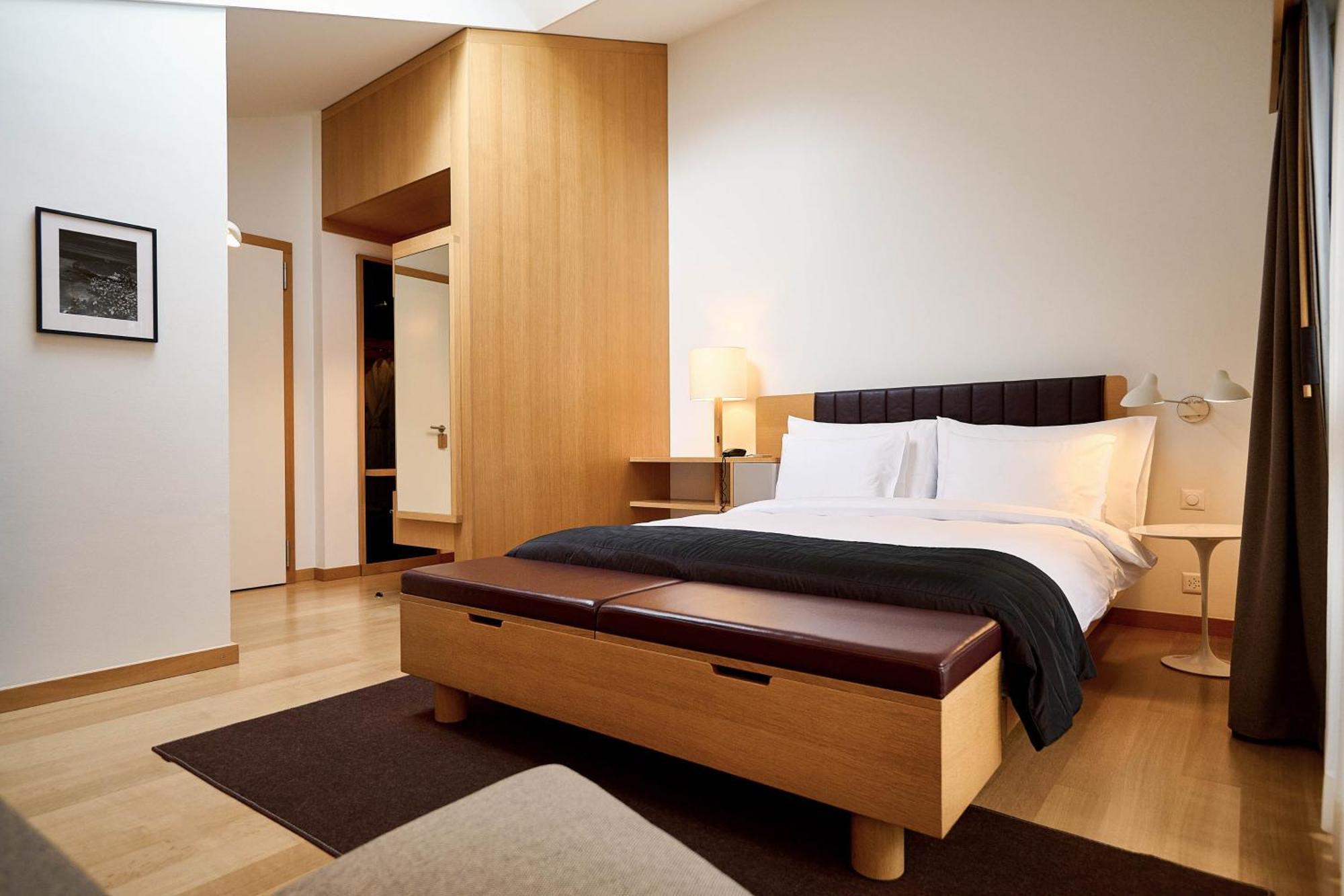 Queen Size Room,66589996:JPEG