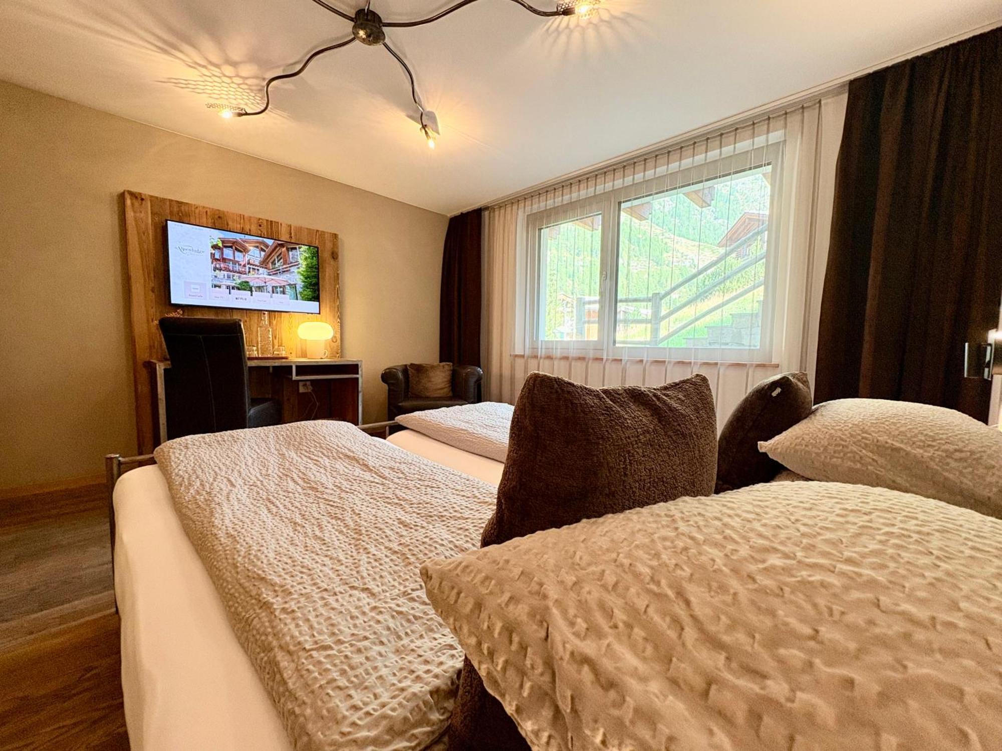 Double Room,1697857478:JPEG