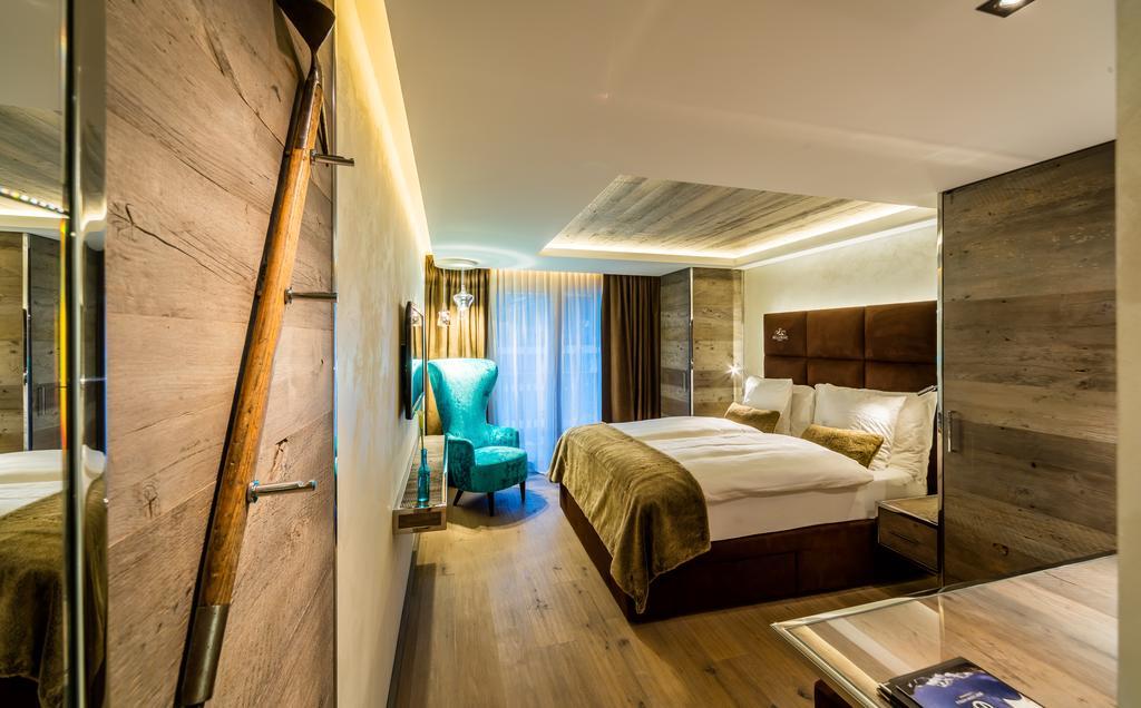 Cosy Chic Room,325239658:JPEG