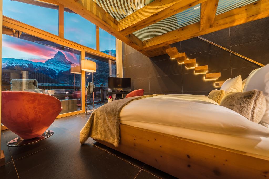 Sky Room with Matterhorn View,370943863:JPEG