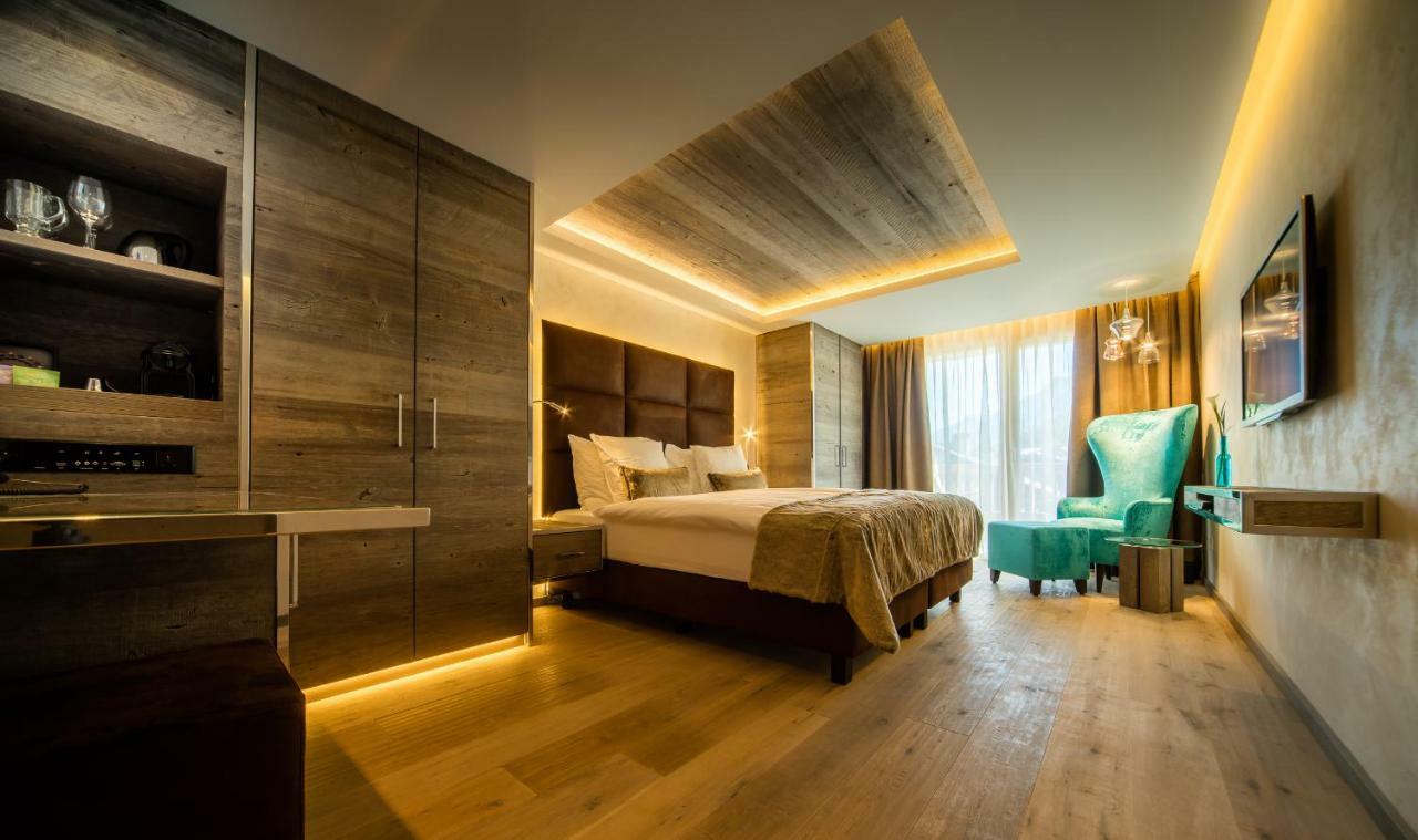 Premium Chic Room,325239793:JPEG