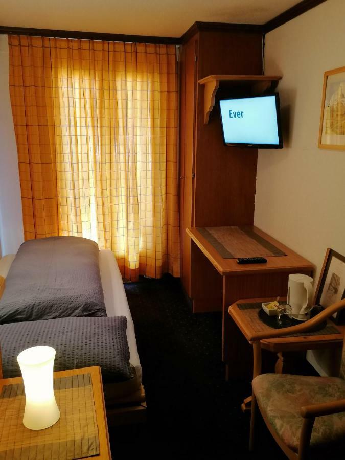 Single Room,905693311:JPEG